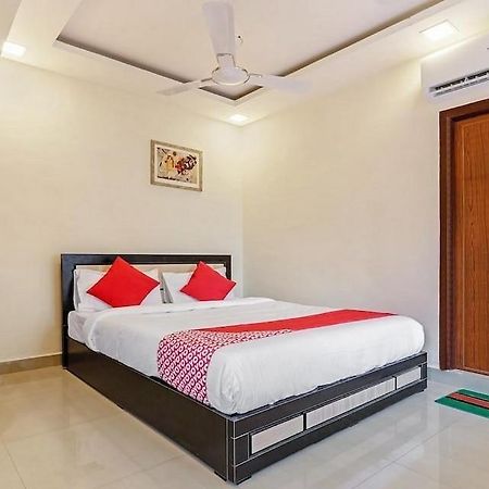 Oyo Kings Hotel Katunayaka Екстериор снимка