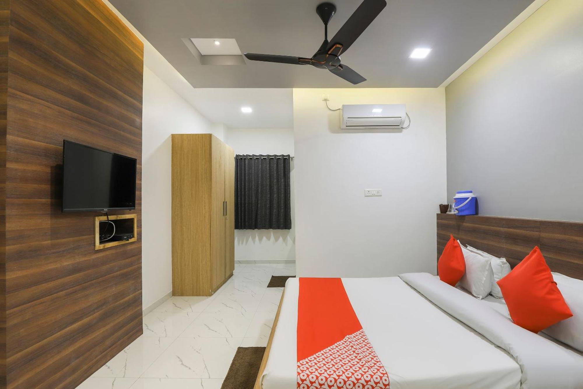 Oyo Kings Hotel Katunayaka Екстериор снимка